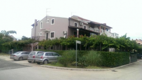 Apartments with a parking space Fazana - 7261